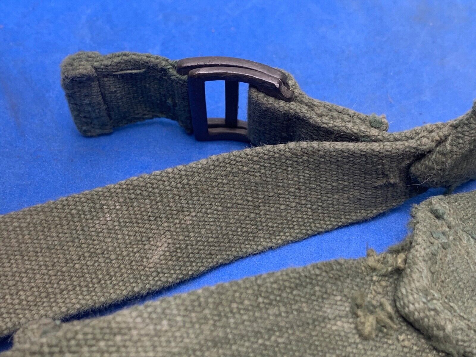 Original WW2 British Army 44 Pattern Shoulder Strap - 1945 Dated - The Militaria Shop