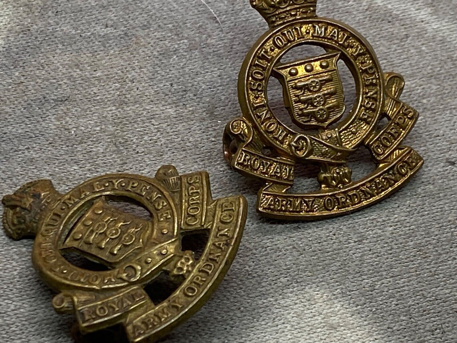 Original British Army WW1 / WW2 Royal Army Ordnance Corps Collar Badges - The Militaria Shop