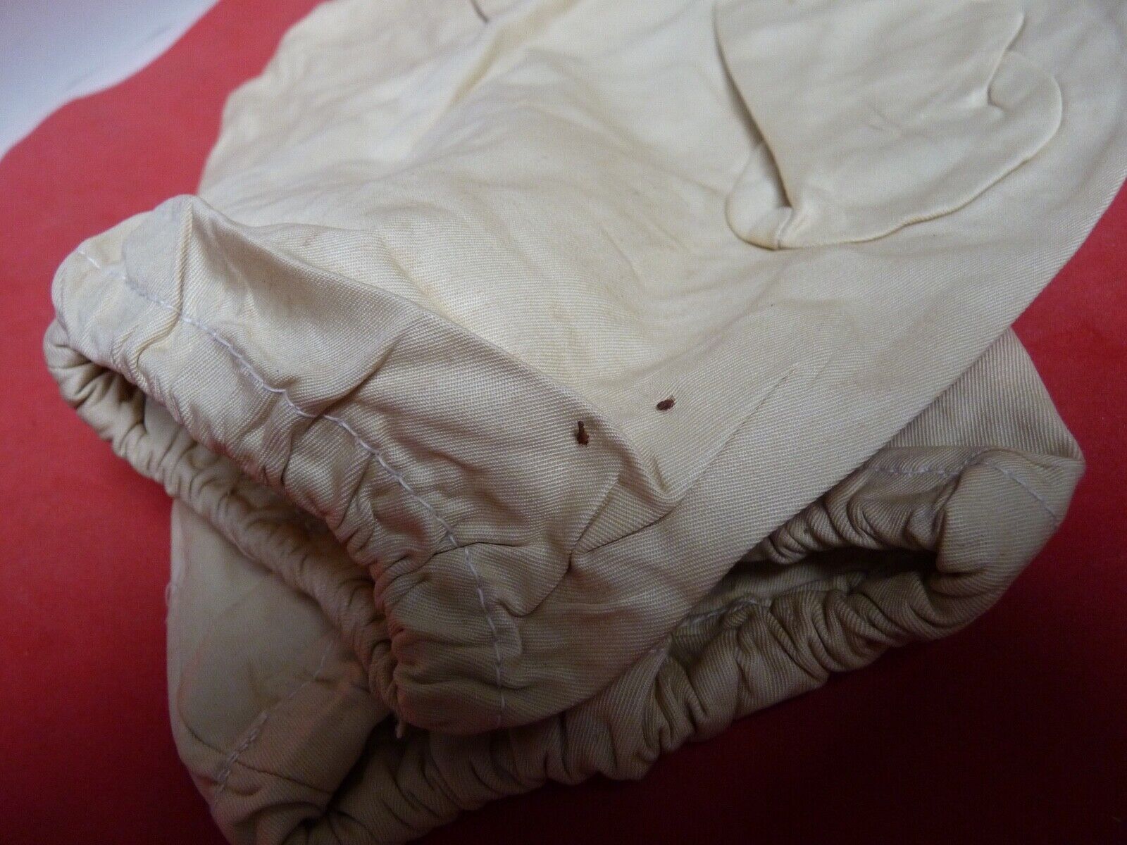 Original WW2 British Army Gunners Winter White Gloves - 1942 - The Militaria Shop
