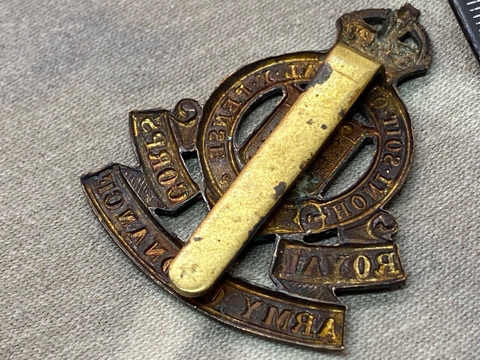 Original WW1 / WW2 British Army Royal Army Ordnance Corps Cap Badge - The Militaria Shop