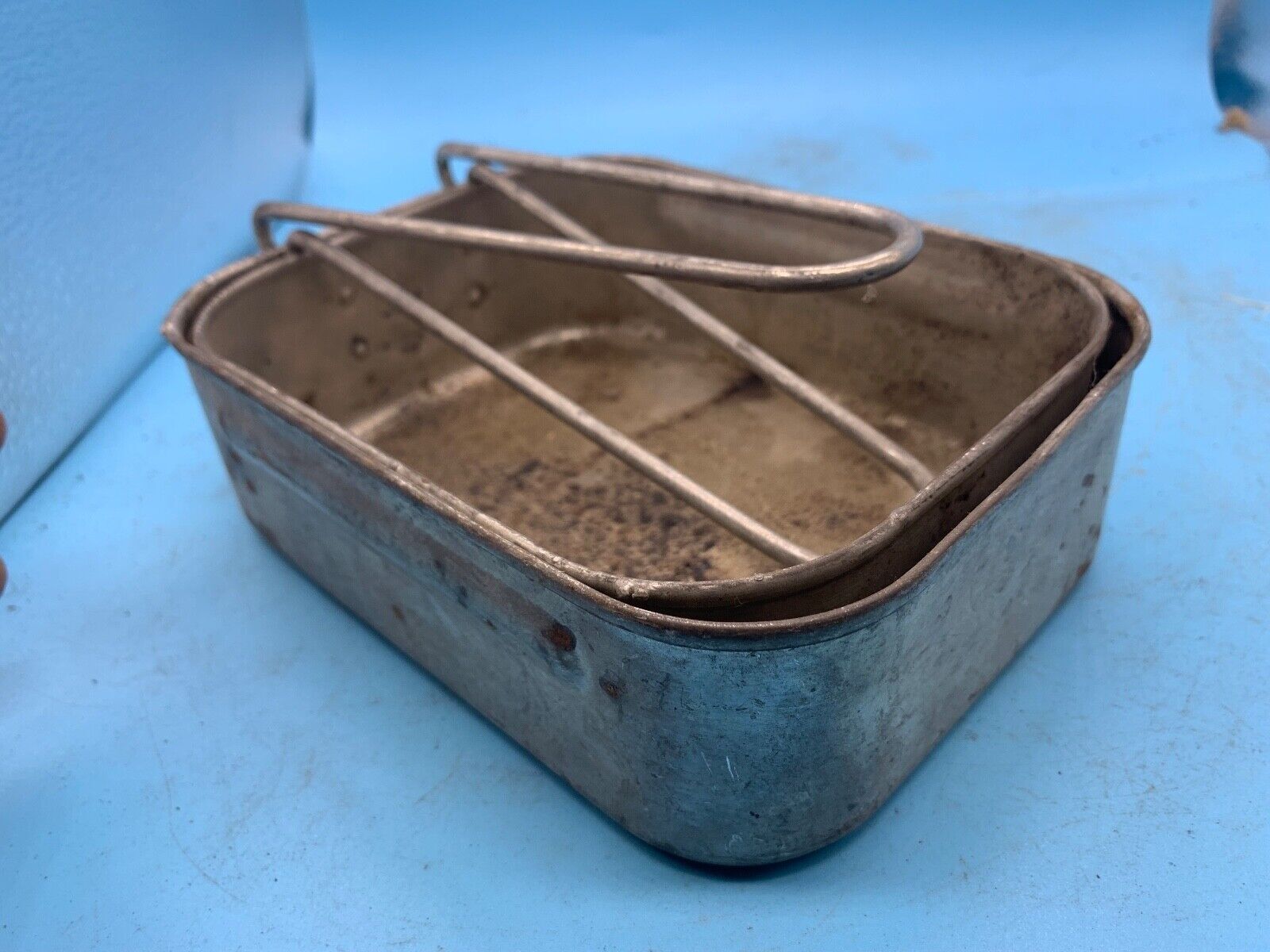 Original WW2 British Army Soldiers Mess Tin Set - Two Piece - Fold Out Handles - The Militaria Shop