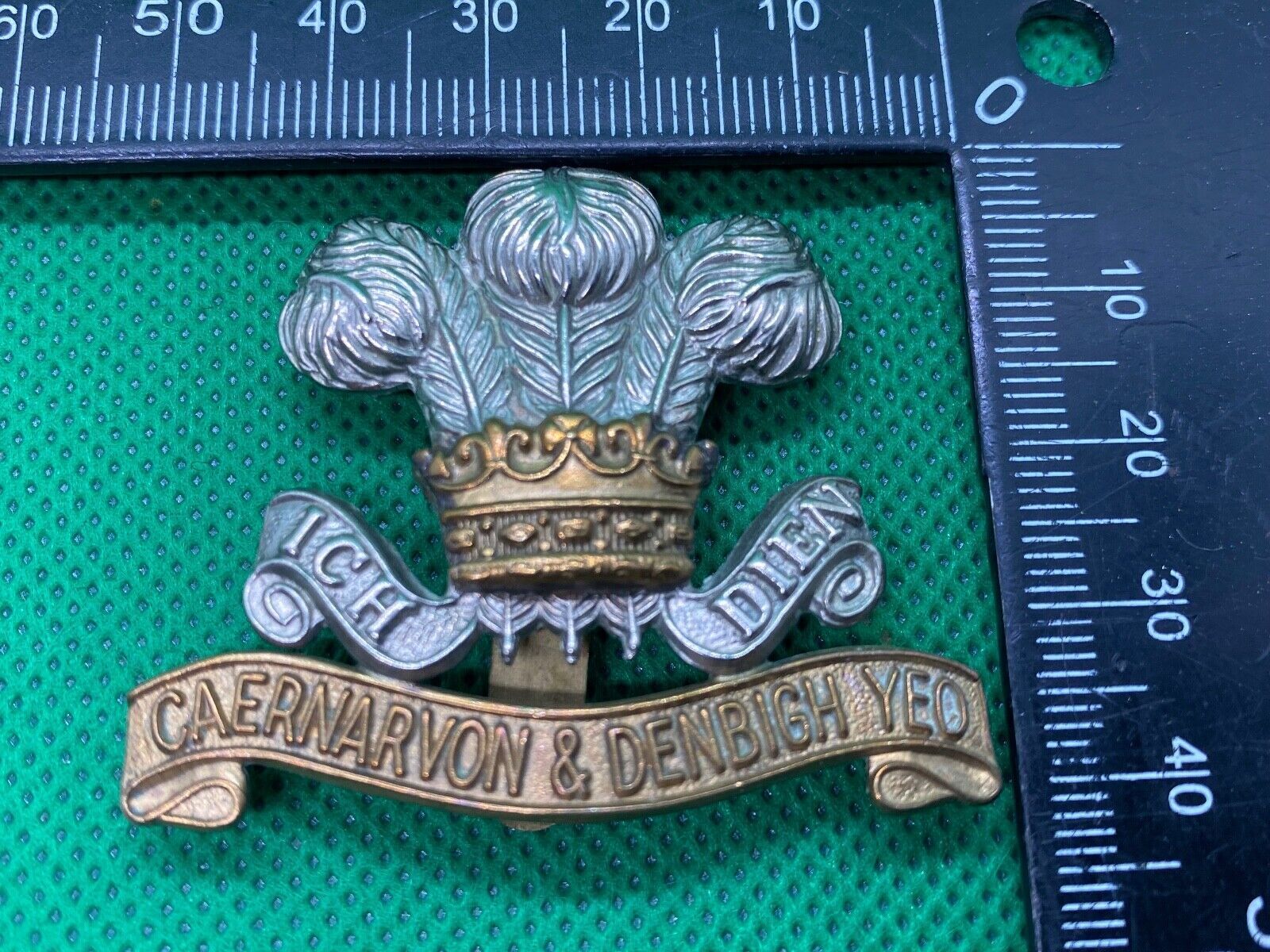 WW1 British Army Caernarvon & Denbigh Yeomanry Cap Badge - The Militaria Shop