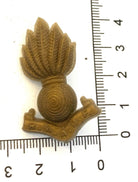 A WW2 Royal Artillery Association Benevolent Fund economy issue plastic badge - The Militaria Shop