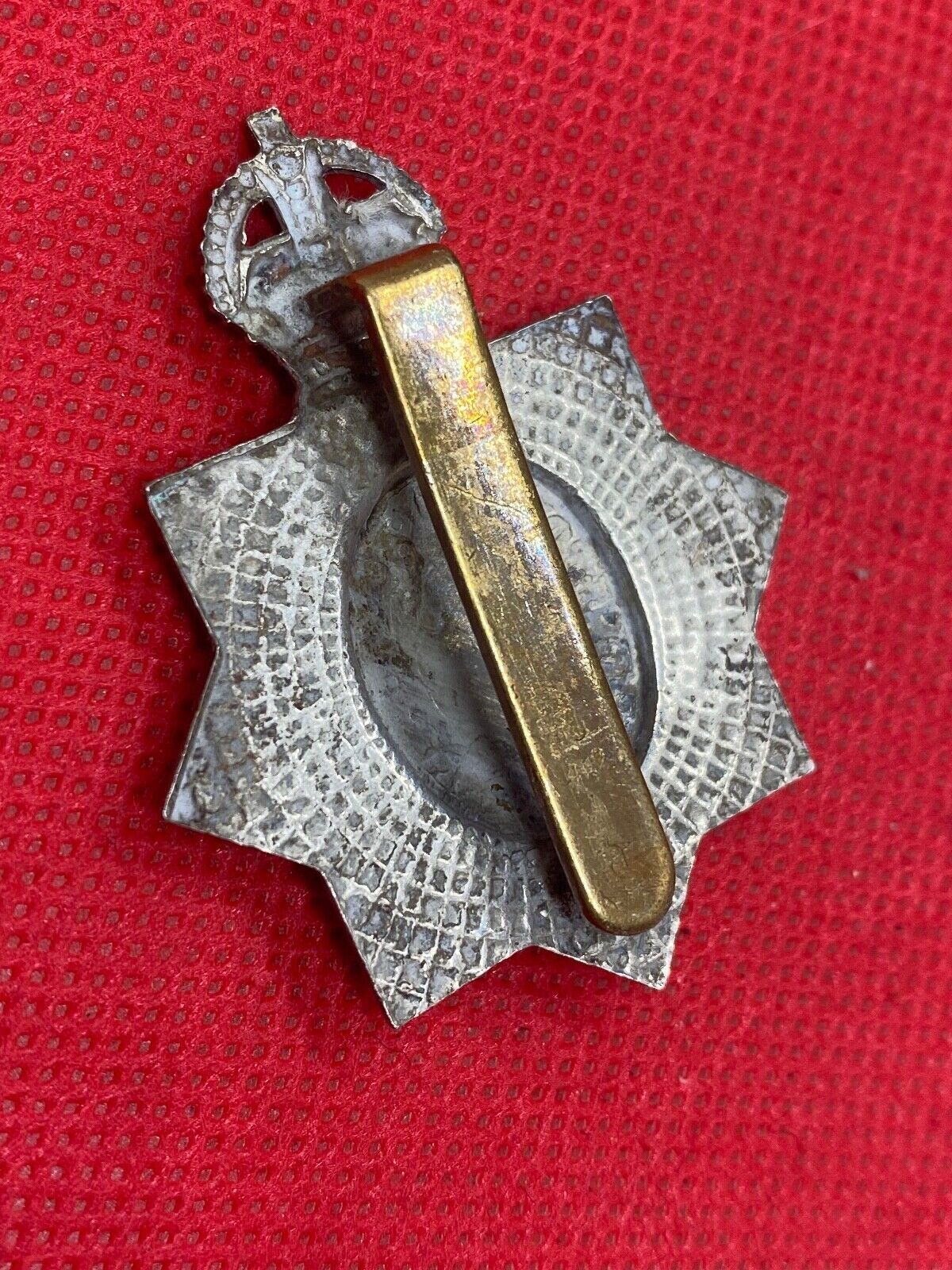 Original British Army - KINGS DRAGOON GUARDS Regiment Cap Badge - The Militaria Shop