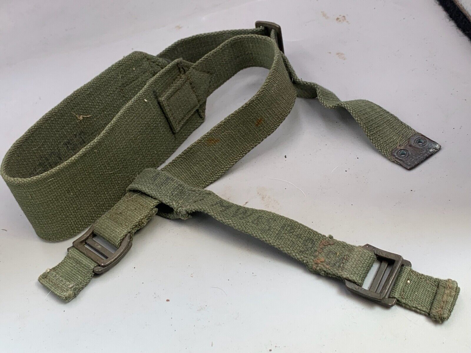 Original WW2 British Army 44 Pattern Shoulder Strap - 1945 Dated - The Militaria Shop