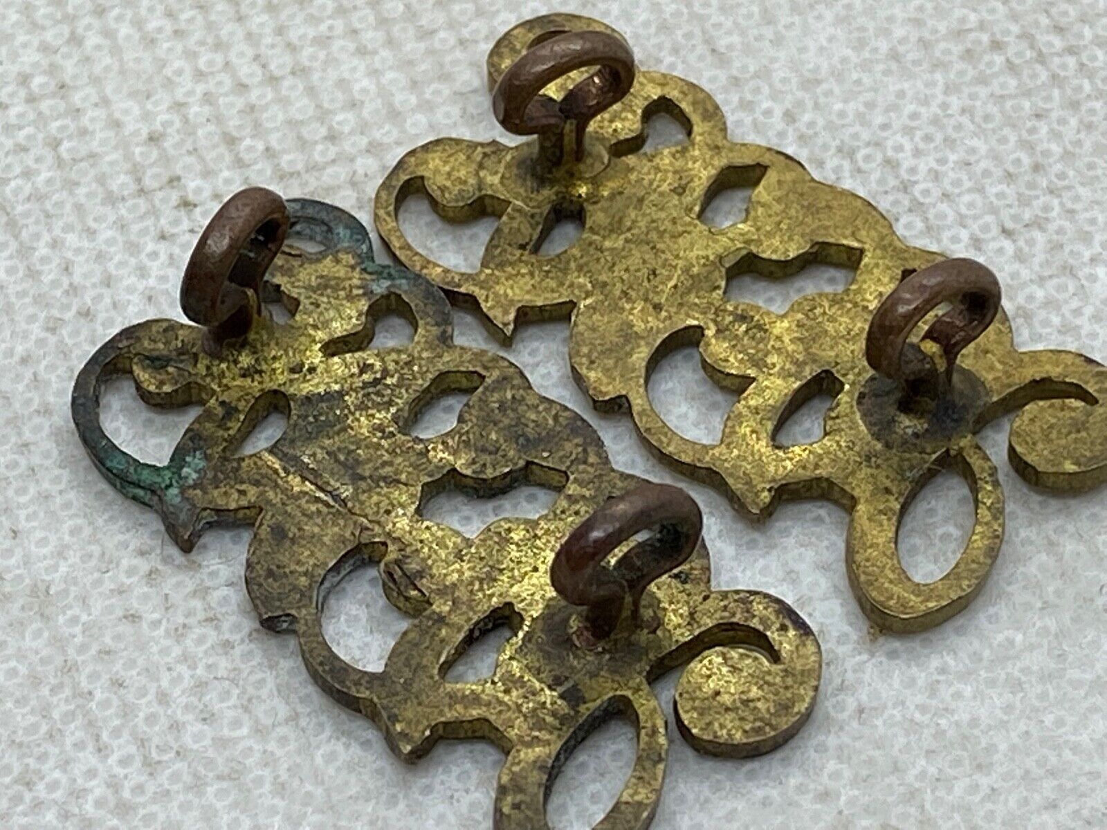 WW1 pair of Royal Army Pay Corps RAPC - brass shoulder titles. - The Militaria Shop