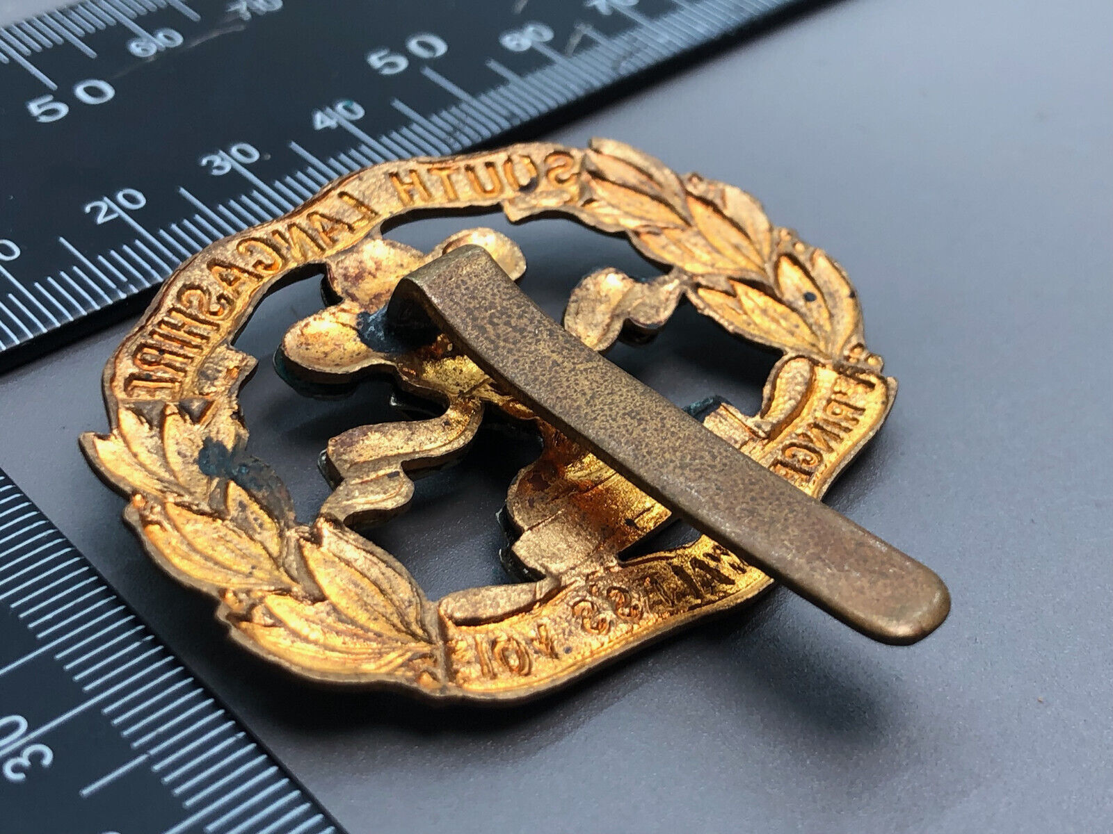 Original British Army WW2 South Lancashire Regiment Cap Badge - The Militaria Shop