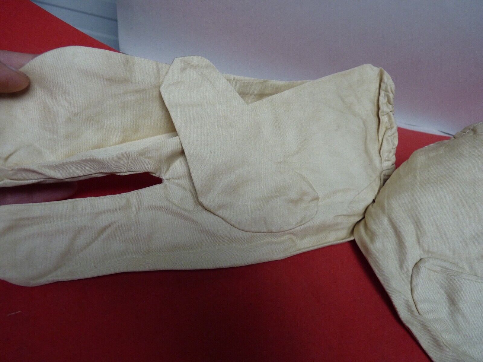 Original WW2 British Army Gunners Winter White Gloves - 1942 - The Militaria Shop
