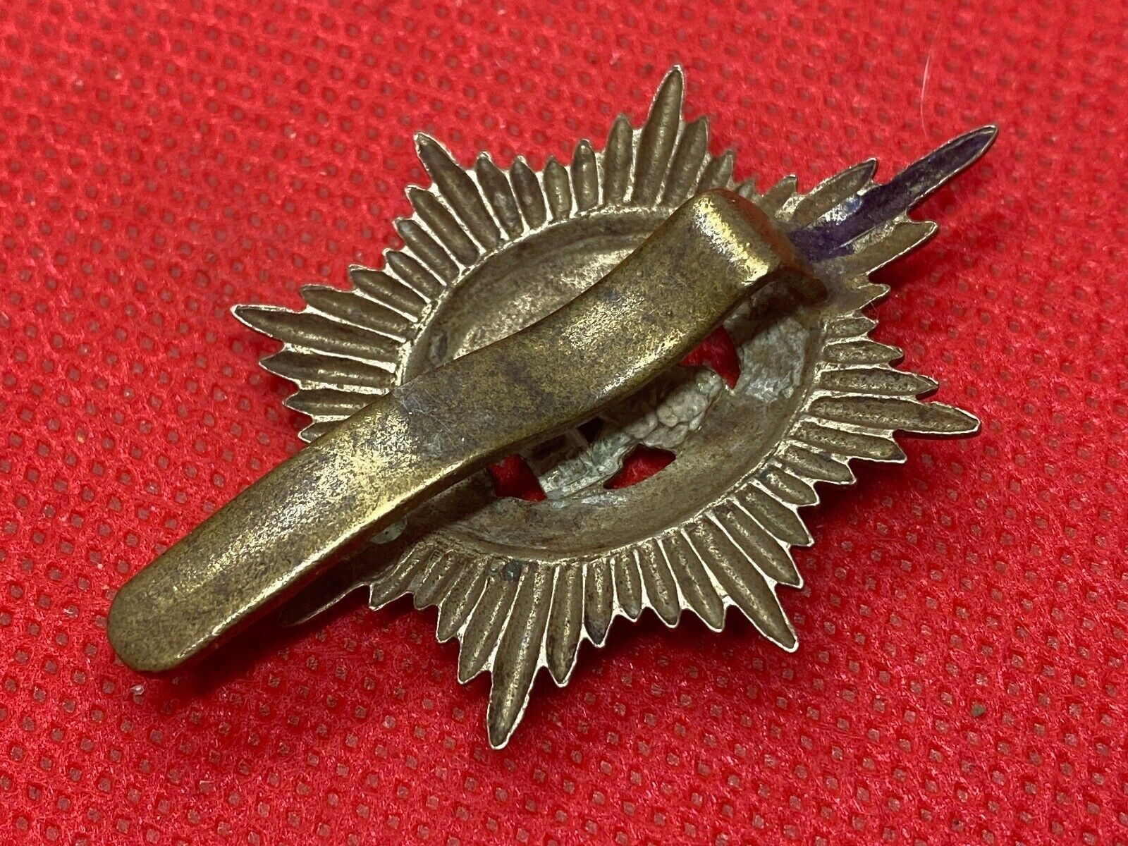 Original British Army WORCESTERSHIRE REGIMENT Cap Badge - The Militaria Shop