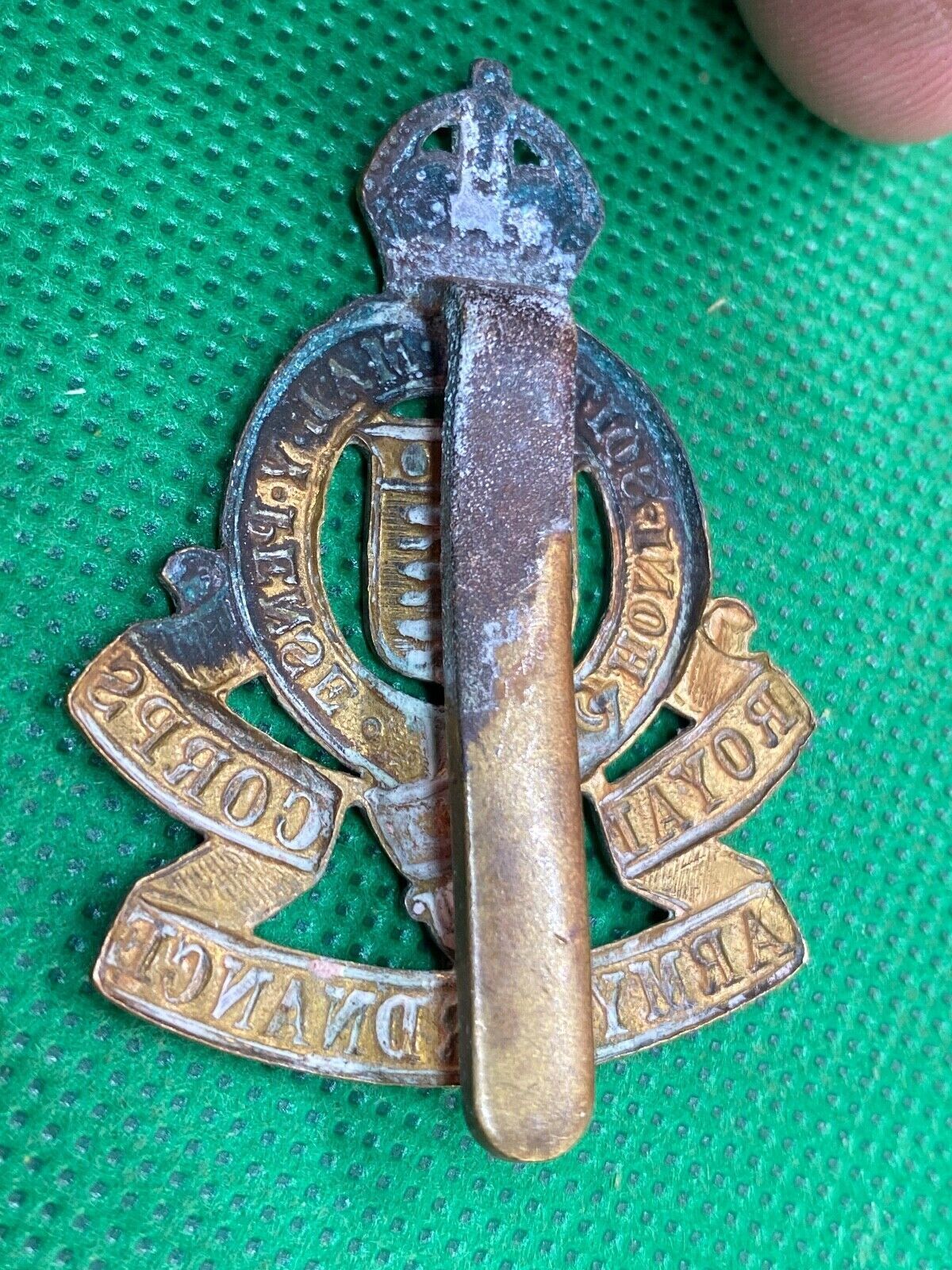 Original WW1 / WW2 British Army Royal Army Ordnance Corps Cap Badge - The Militaria Shop