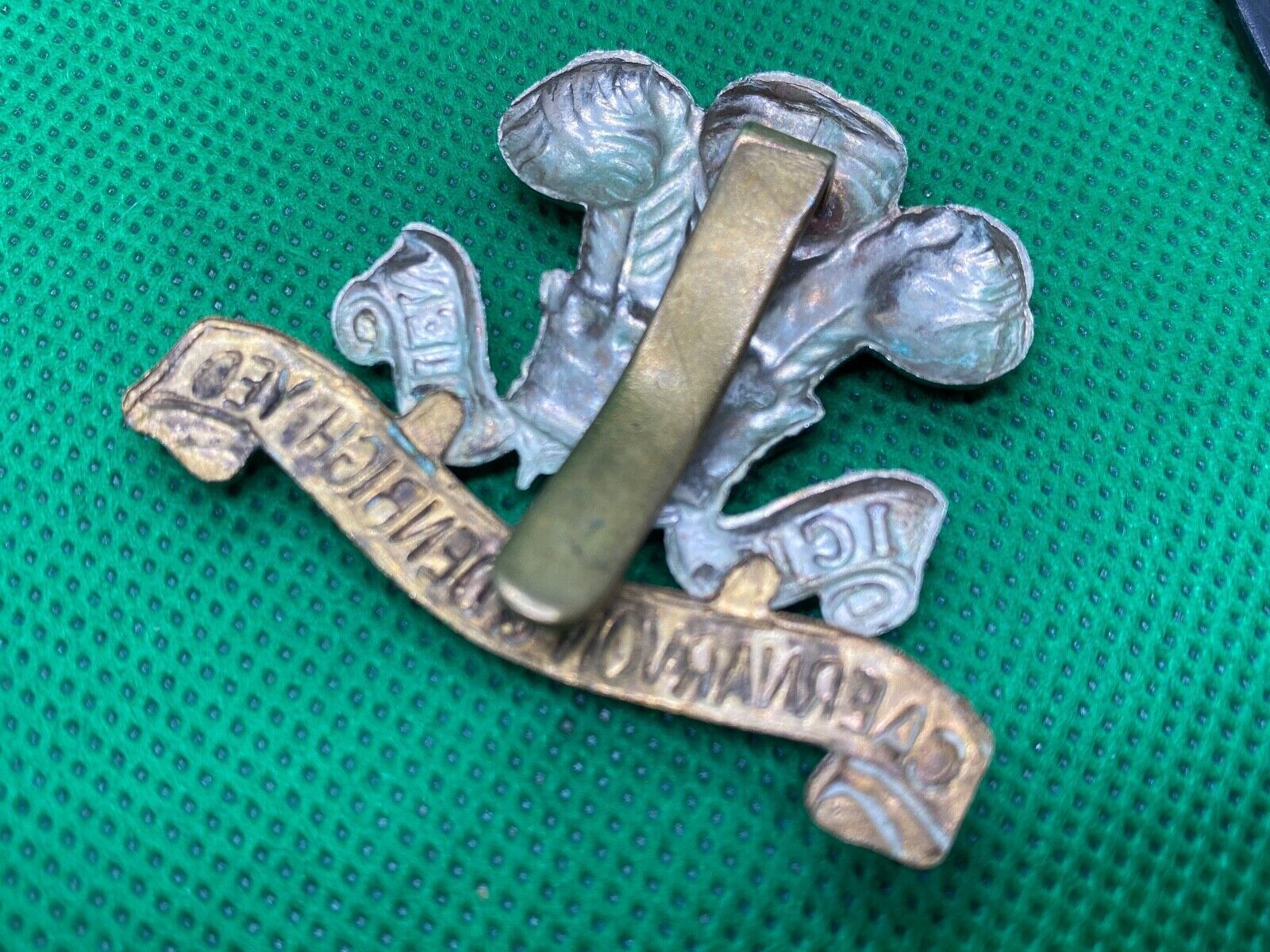 WW1 British Army Caernarvon & Denbigh Yeomanry Cap Badge - The Militaria Shop