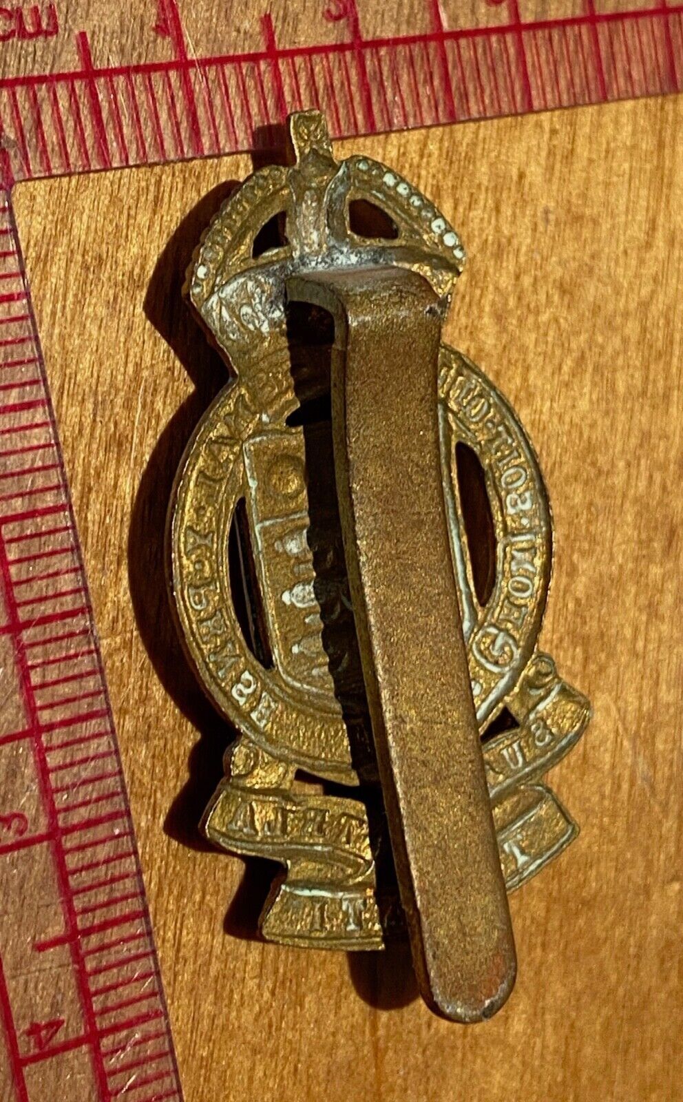 WW2 British Army ROYAL ARMY ORDNANCE CORPS Cap badge in white metal & brass - The Militaria Shop