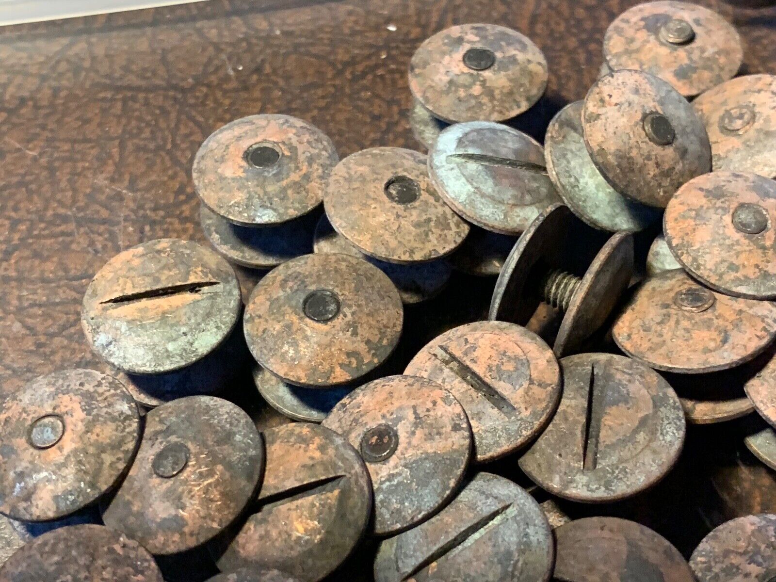 WW2 British Army Brodie / Turtle Mk1/2/3/4 Helmet Brass Dome Screw & Nut Set - The Militaria Shop