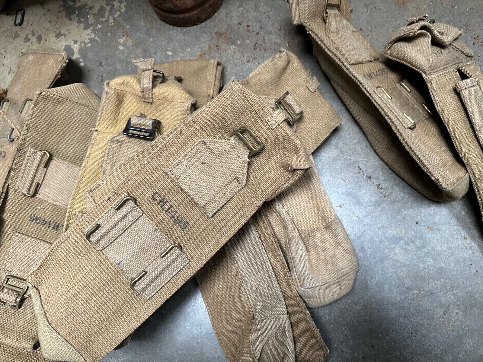 Original British Army WW2 Pattern 37 Pattern Khaki Army Bren Pouch - The Militaria Shop