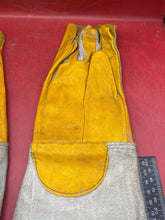 Charger l&#39;image dans la galerie, British Army Pair of Welding Gloves. WD Marked in Used Condition - The Militaria Shop
