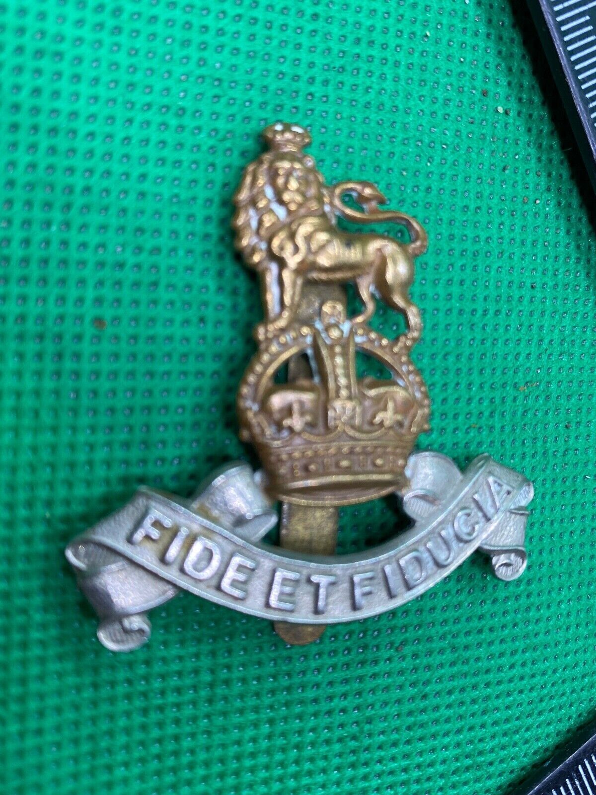 British Army - Army Pay Corps Kings Crown Cap Badge - The Militaria Shop