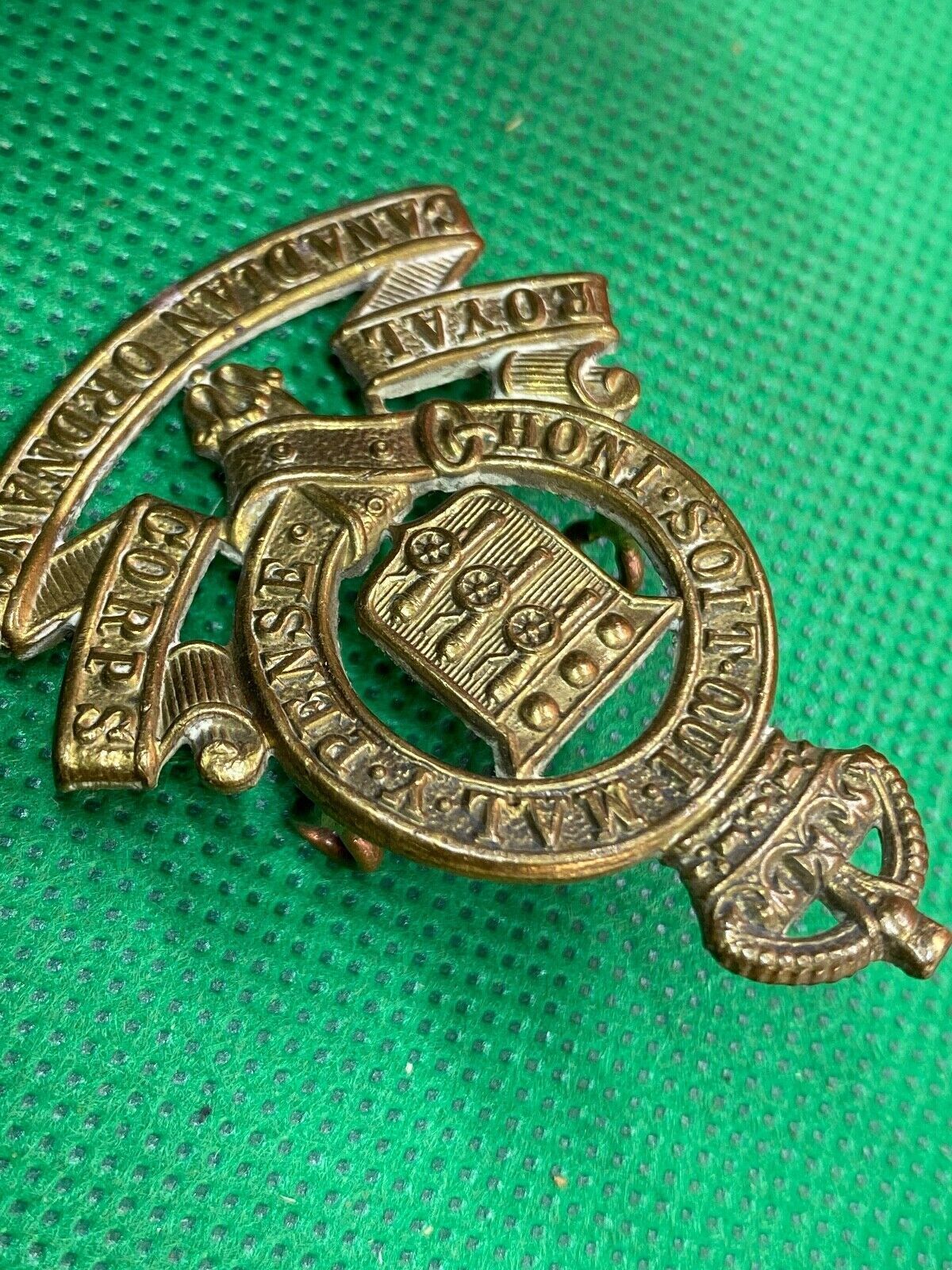Original WW1 / WW2 Royal Canadian Army Ordnance Corps Cap Badge - The Militaria Shop