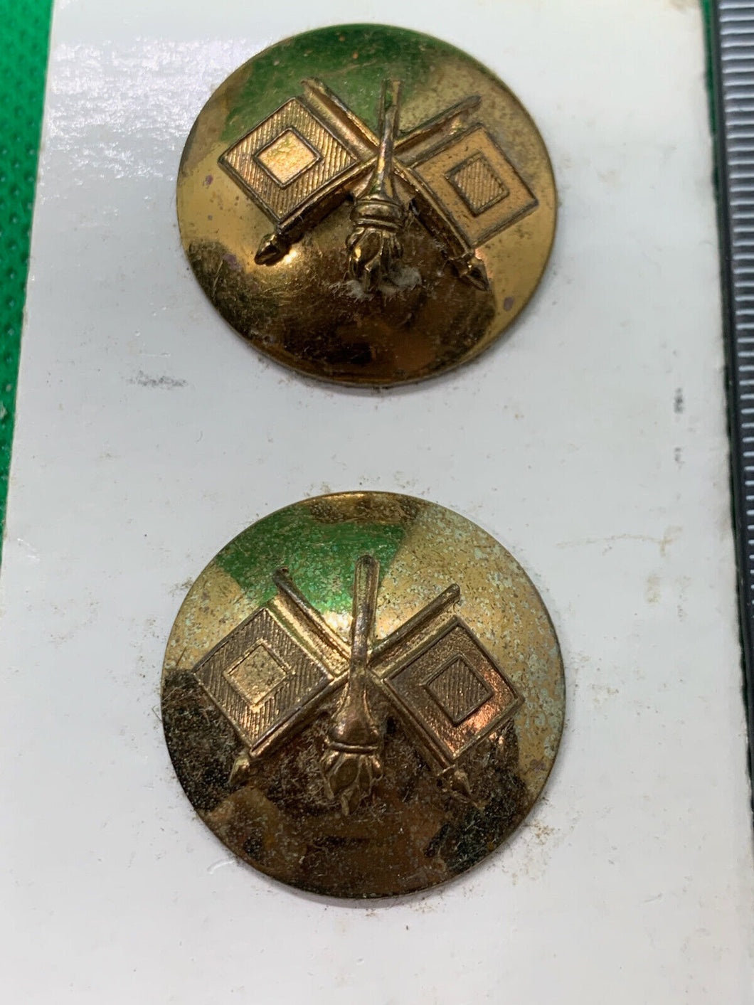 Genuine US Army Collar Disc Badges Pair - Signal Corps - The Militaria Shop