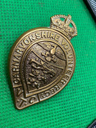 British Army - Carnarvonshire Volunteer Regiment VTC King's Crown Cap Badge - The Militaria Shop