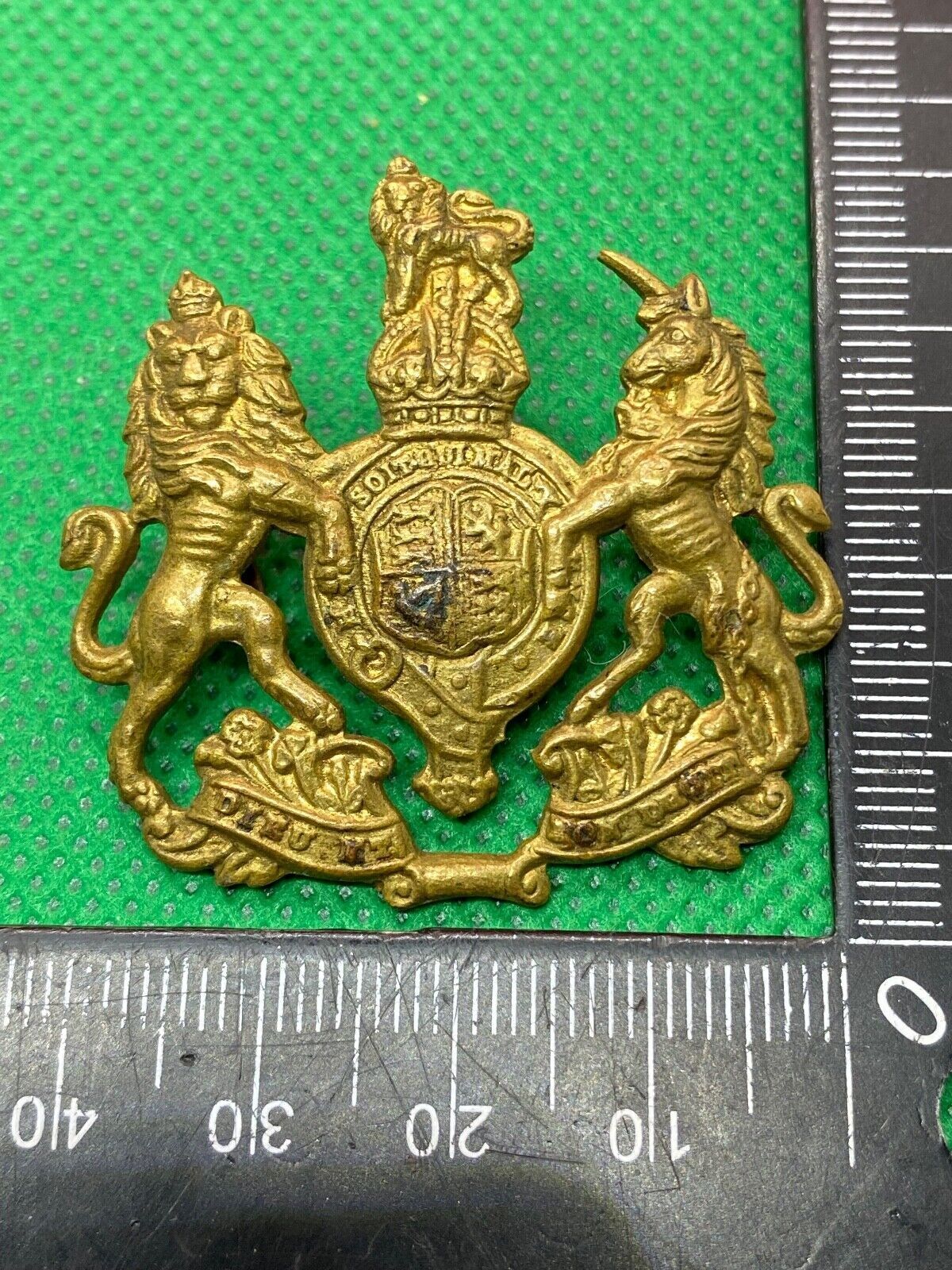 Original WW1 / WW2 British Army General Service Cap Badge - The Militaria Shop