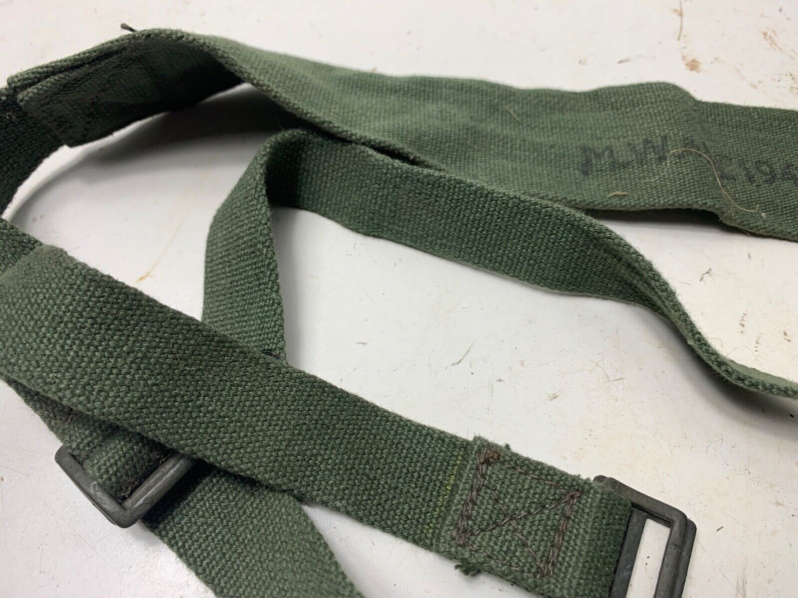 Original WW2 British Army 44 Pattern Shoulder / Equipment Strap - 1945 Dated - The Militaria Shop