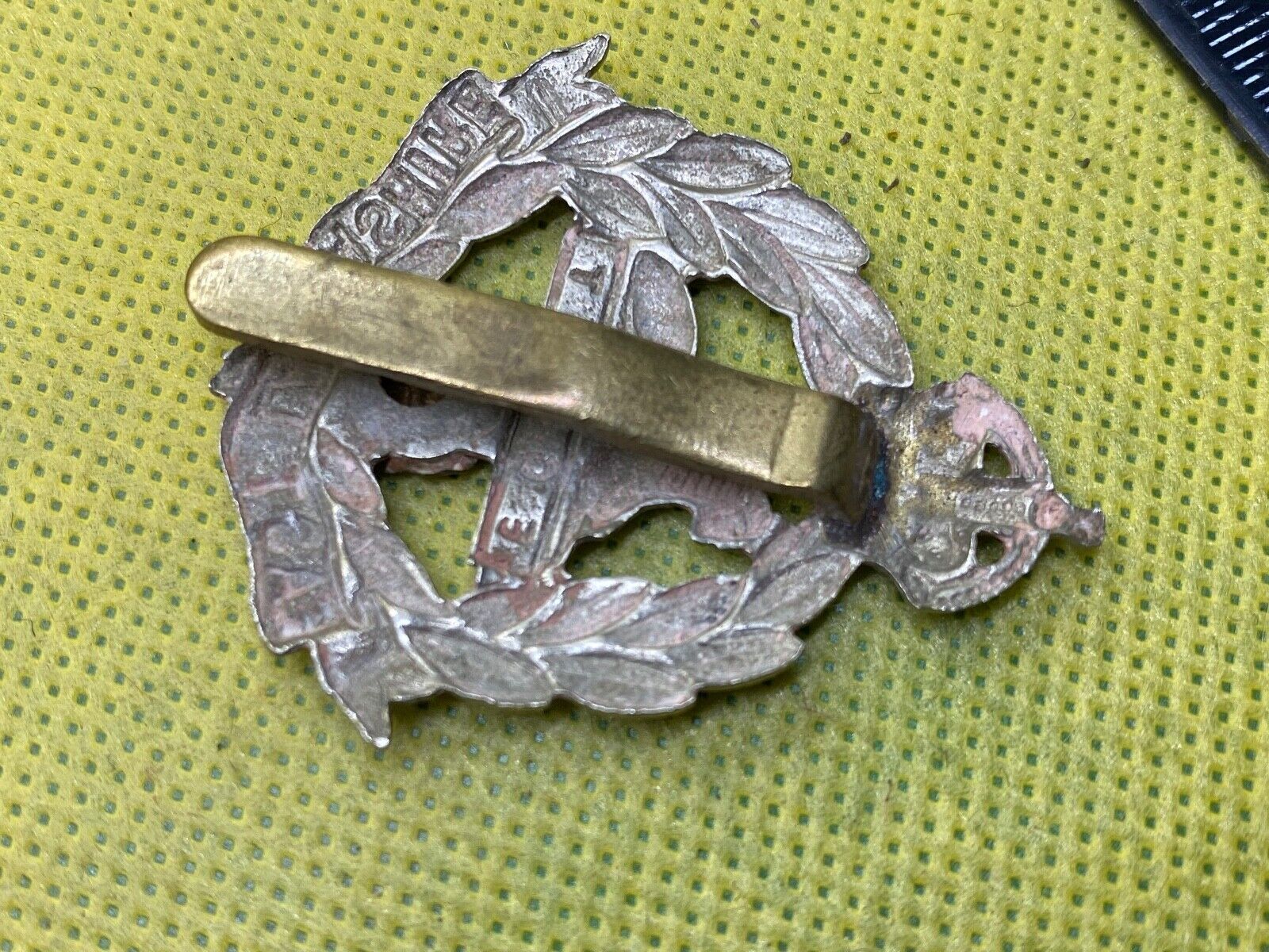 British Army East Lancashire Cap Badge. Kings Crown - The Militaria Shop