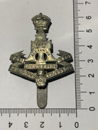 WW1 / WW2 British Army THE PRINCE OF WALE'S REGIMENT white metal Cap Badge - The Militaria Shop