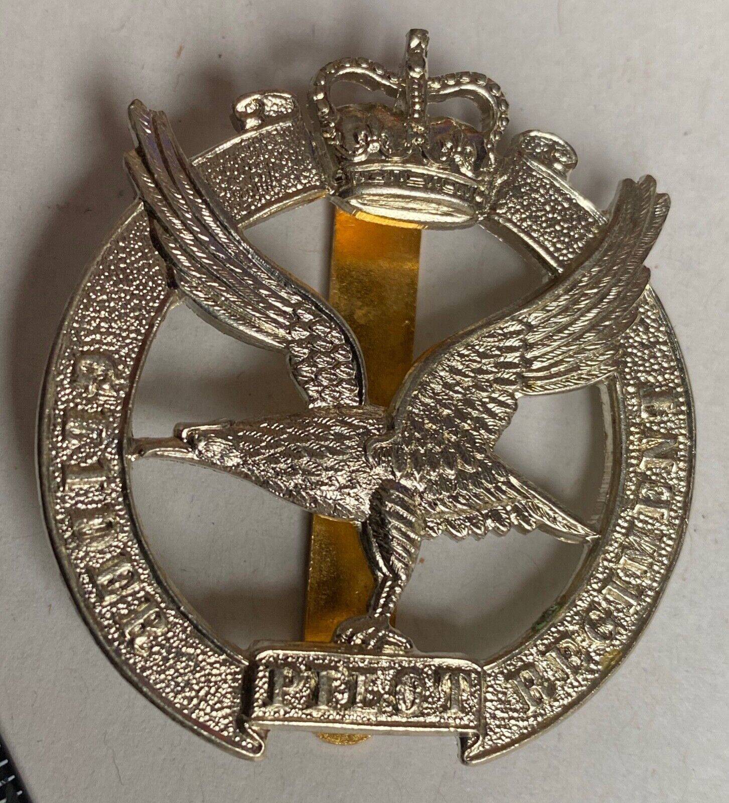 British Army Gilder Pilot Regiment white metal cap badge. - The Militaria Shop