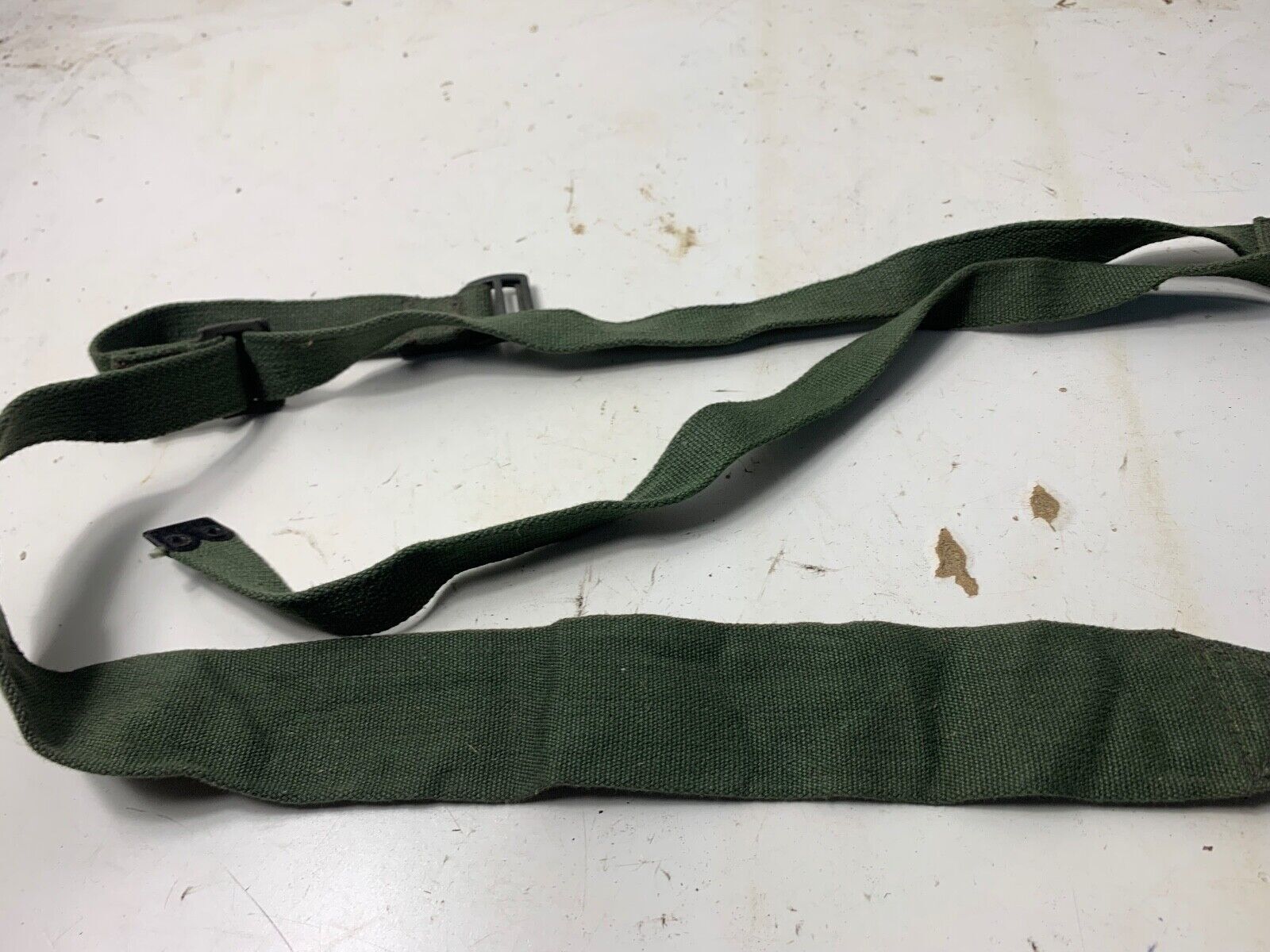 Original WW2 British Army 44 Pattern Shoulder / Equipment Strap - 1945 Dated - The Militaria Shop