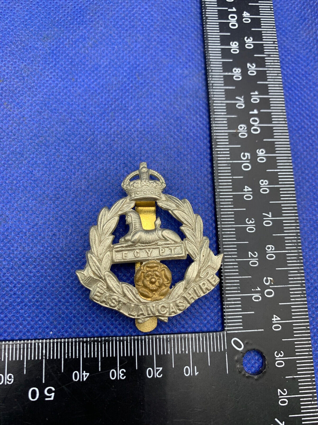 British Army Cap Badge - East Lancashire Regiment Kings Crown - The Militaria Shop