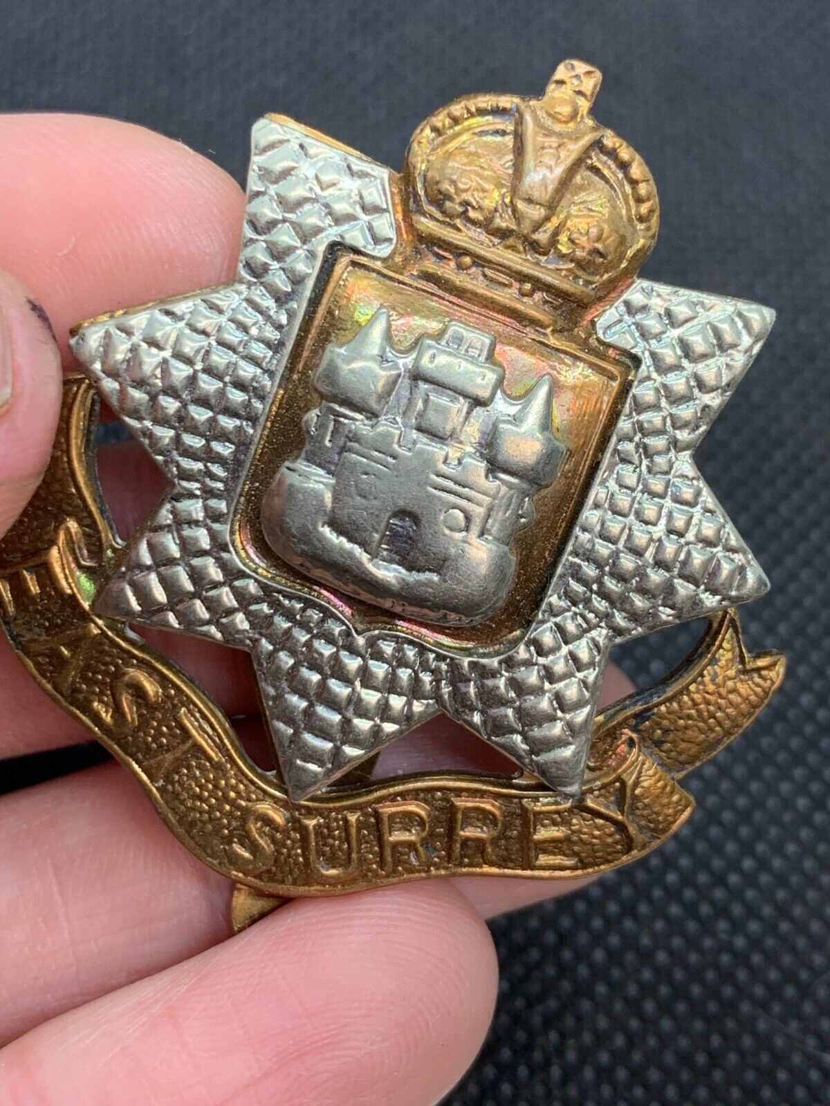 Original WW2 British Army East Surrey Kings Crown Brass Cap Badge - The Militaria Shop