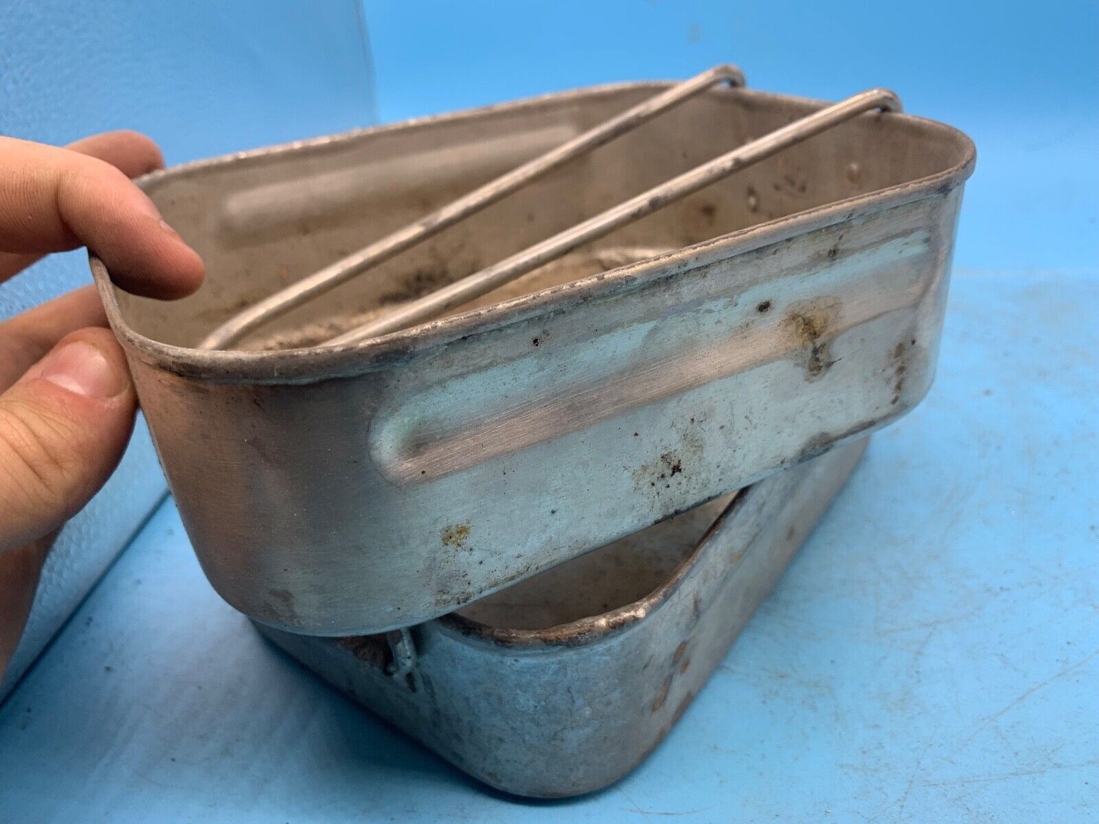 Original WW2 British Army Soldiers Mess Tin Set - Two Piece - Fold Out Handles - The Militaria Shop