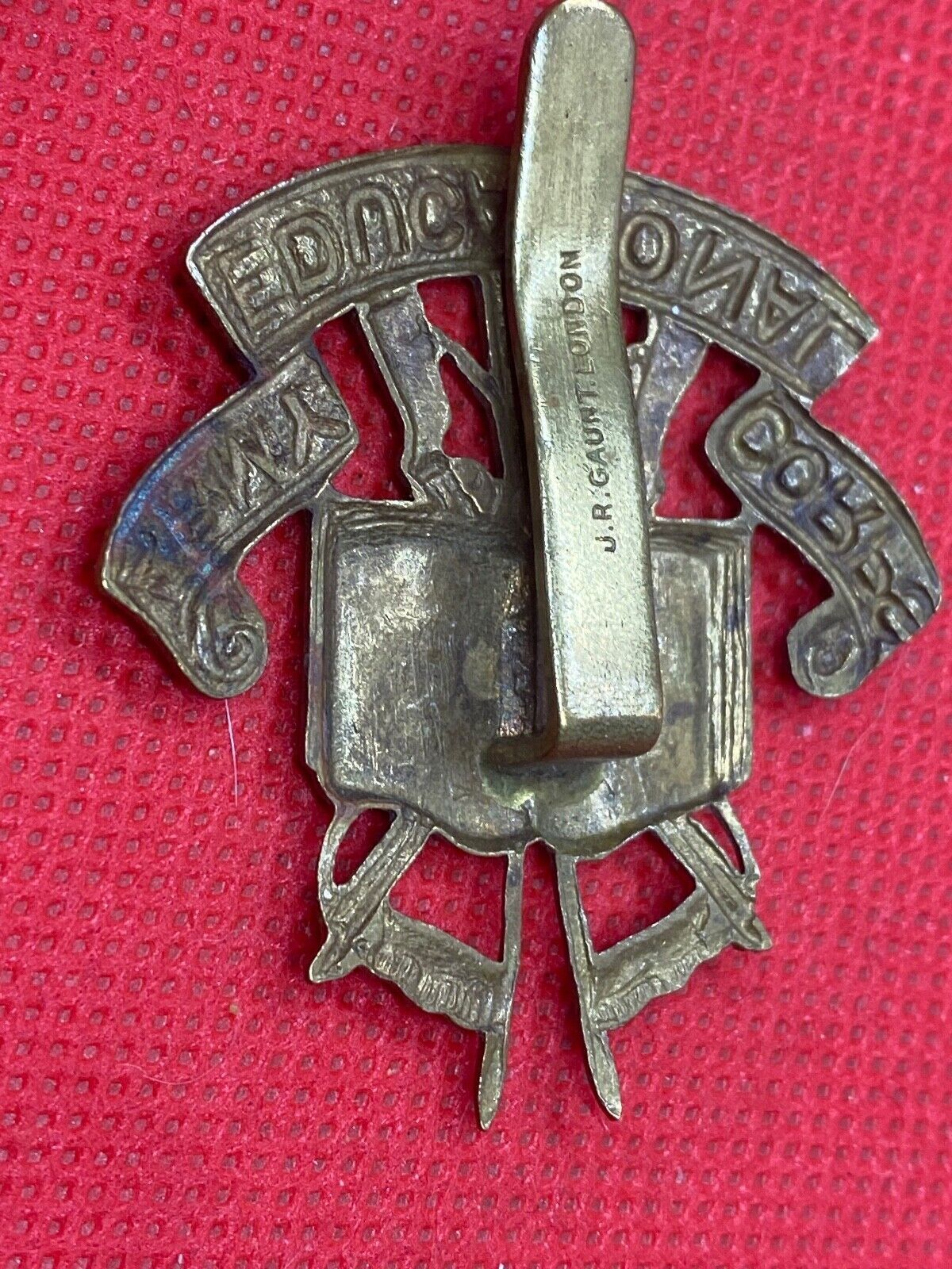 Original British Army - ARMY EDUCATION CORPS Cap Badge - The Militaria Shop