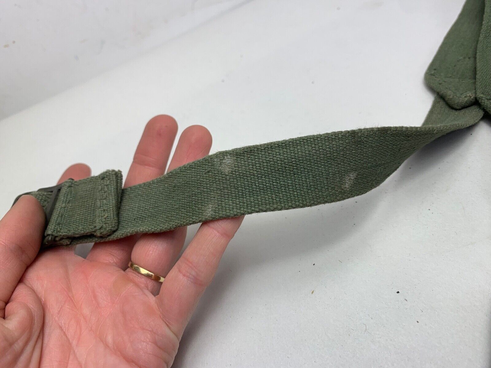 Original WW2 British Army 44 Pattern Shoulder Strap - 1945 Dated - The Militaria Shop