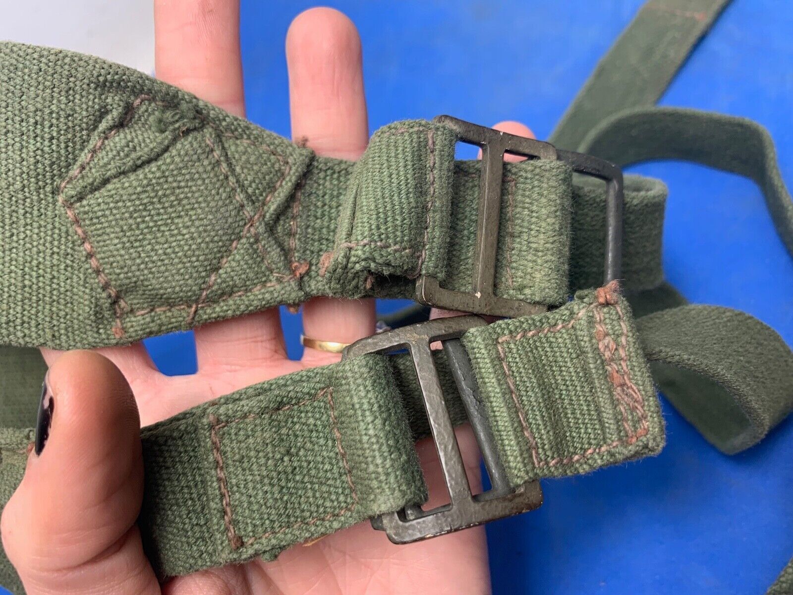 Original WW2 British Army 44 Pattern Shoulder Strap - 1945 Dated - The Militaria Shop