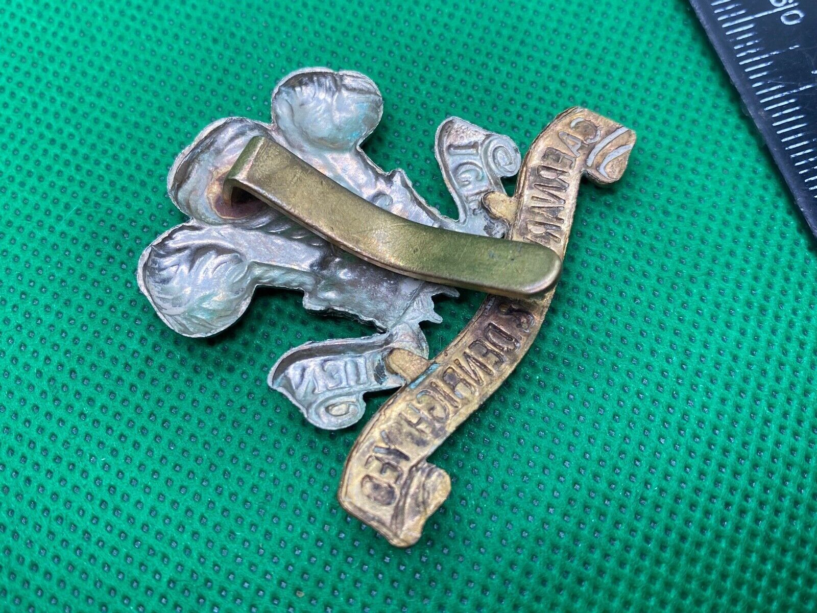 WW1 British Army Caernarvon & Denbigh Yeomanry Cap Badge - The Militaria Shop