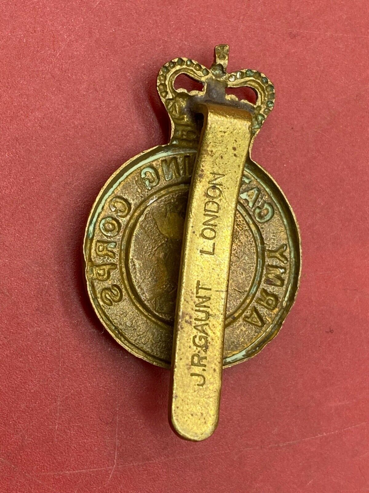 British Army Post 1953 Queen's Crown Brass and White Metal Cap Badge. - The Militaria Shop