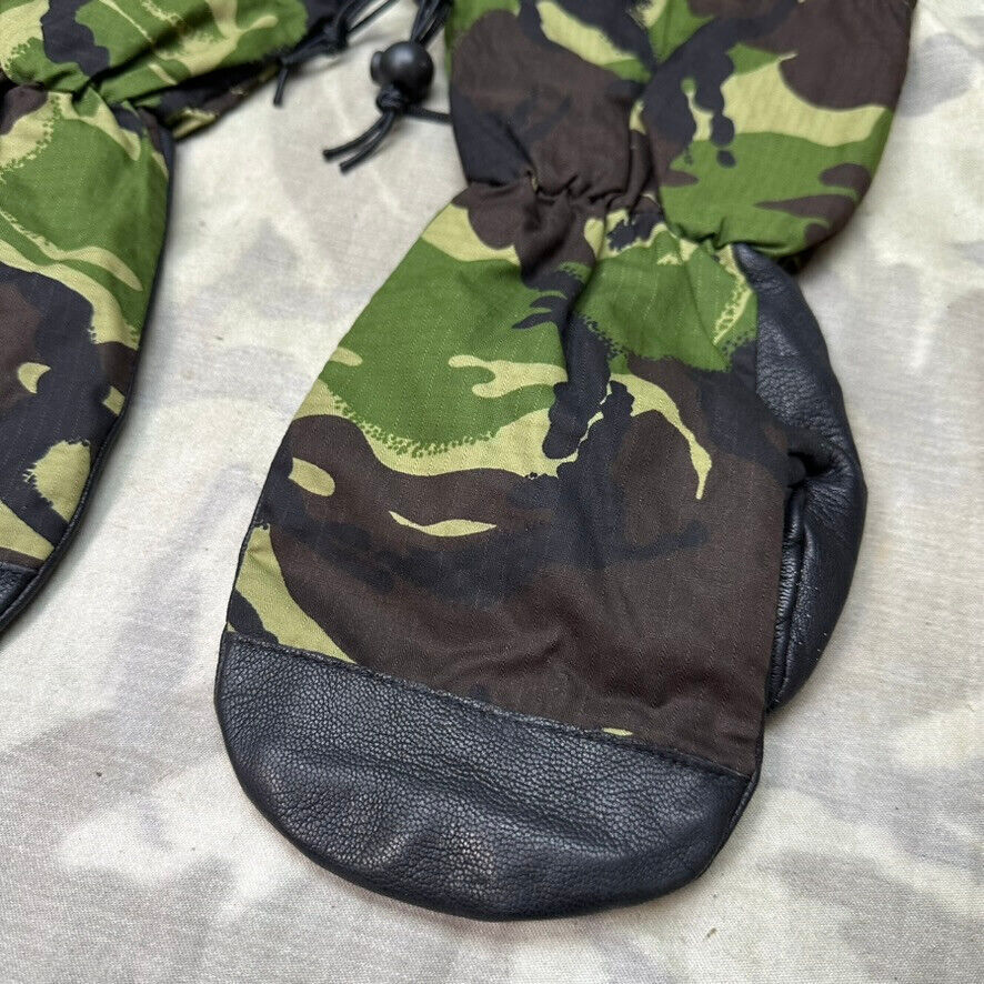 Genuine British Army Woodland DPM Extreme Cold Inner Mitten Gloves - MEDIUM - The Militaria Shop