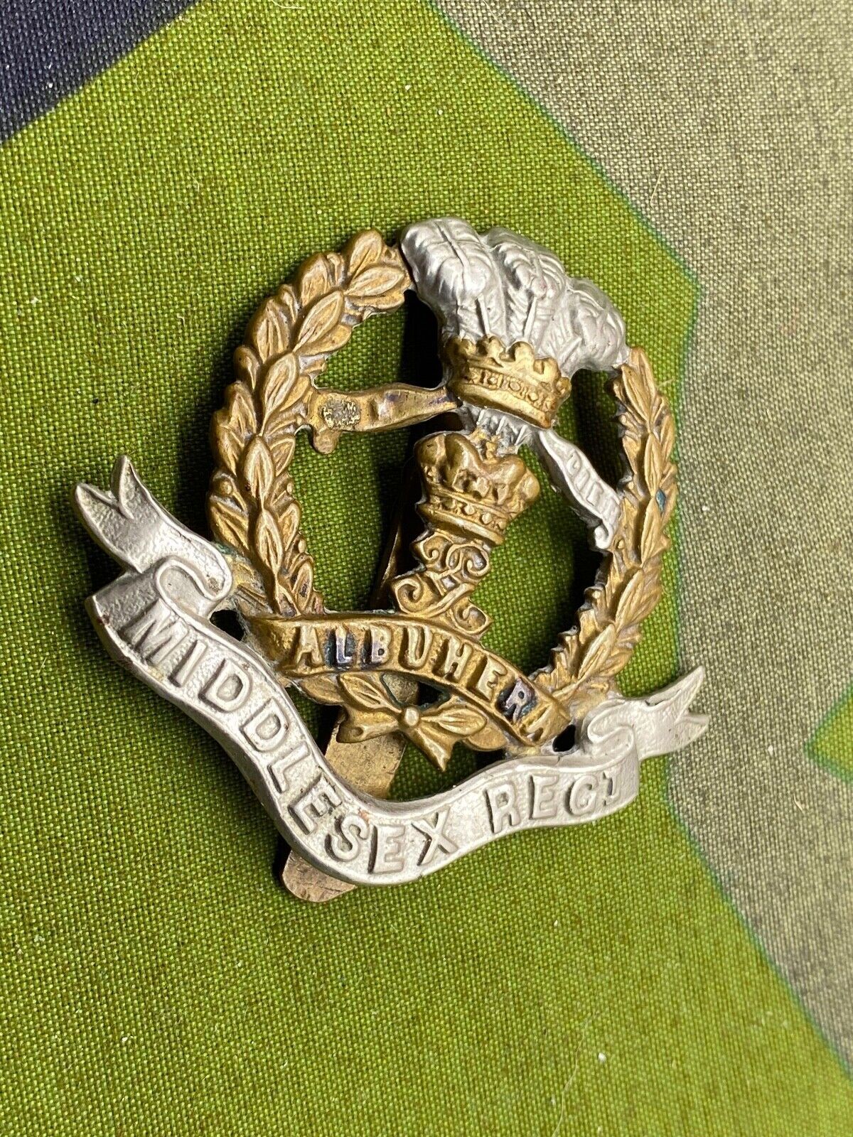 British Army Middlesex Regiment Cap Badge - The Militaria Shop