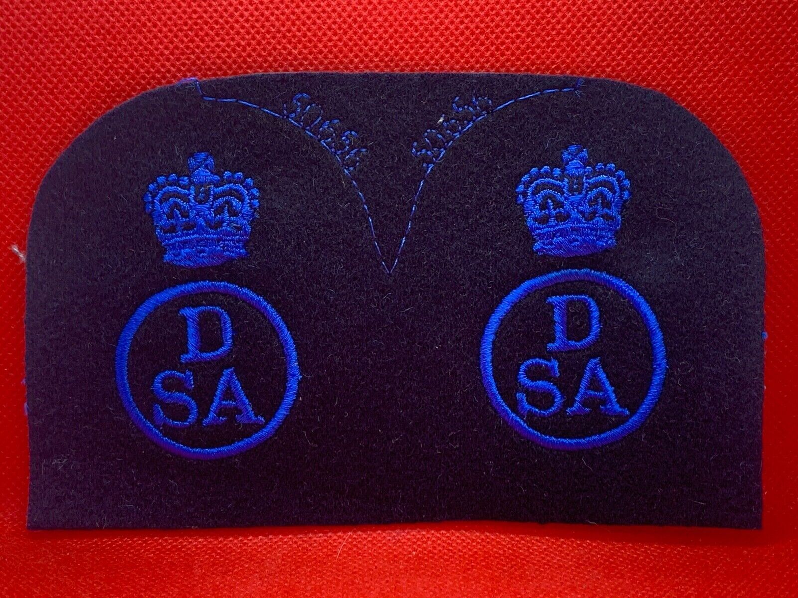 Unissued WOMEN'S ROYAL NAVY WRNs Trade Badge - Dental Surgery CPO - B36 - The Militaria Shop