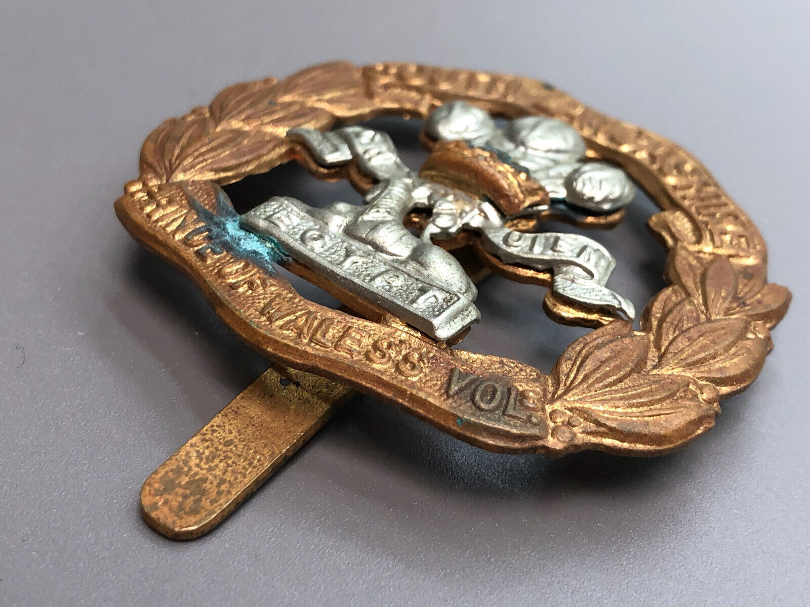 Original British Army WW2 South Lancashire Regiment Cap Badge - The Militaria Shop