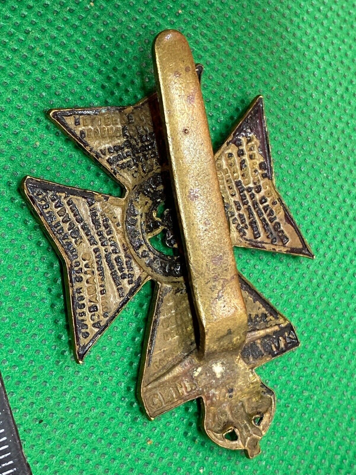 Original WW1 / WW2 British Army - King's Royal Rifle Corps Regiment Cap Bad - The Militaria Shop