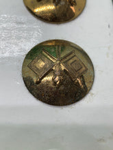 Load image into Gallery viewer, Genuine US Army Collar Disc Badges Pair - Signal Corps - The Militaria Shop
