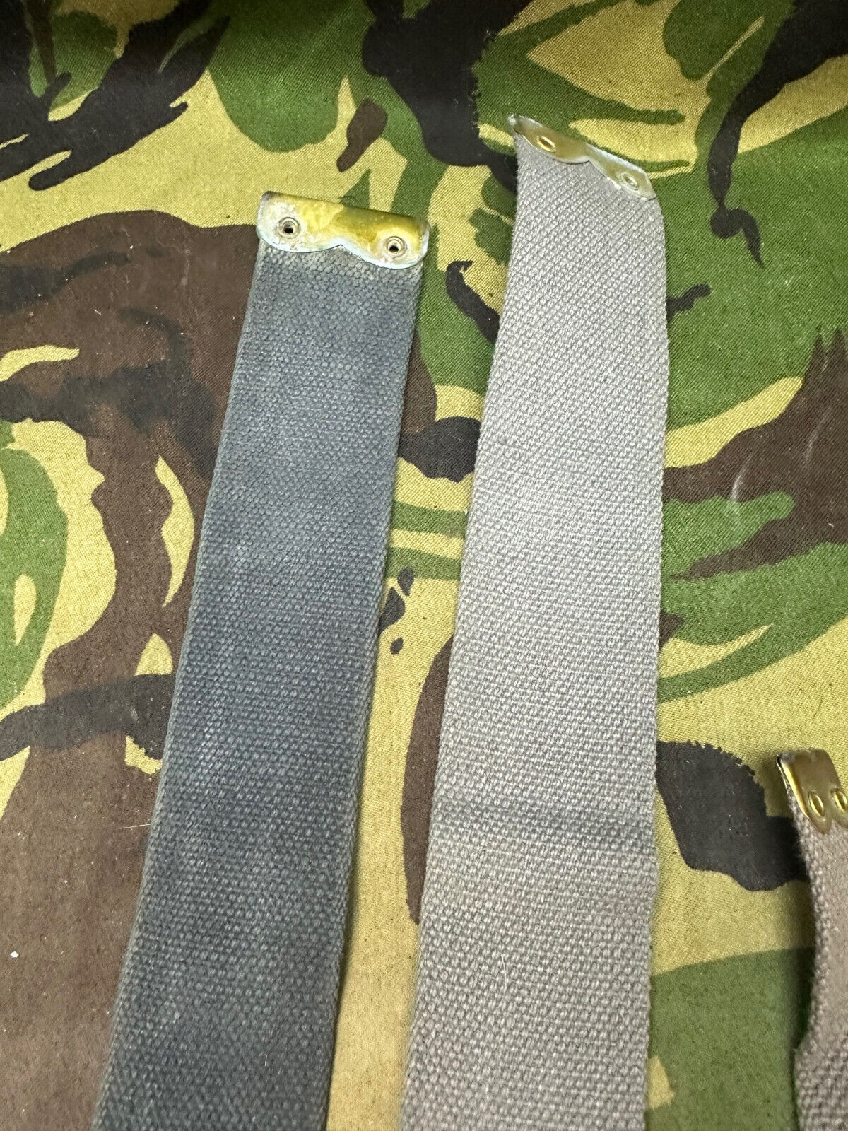 Original British Royal Air Force RAF Blue L Strap Pair - WW2 37 Pattern - The Militaria Shop