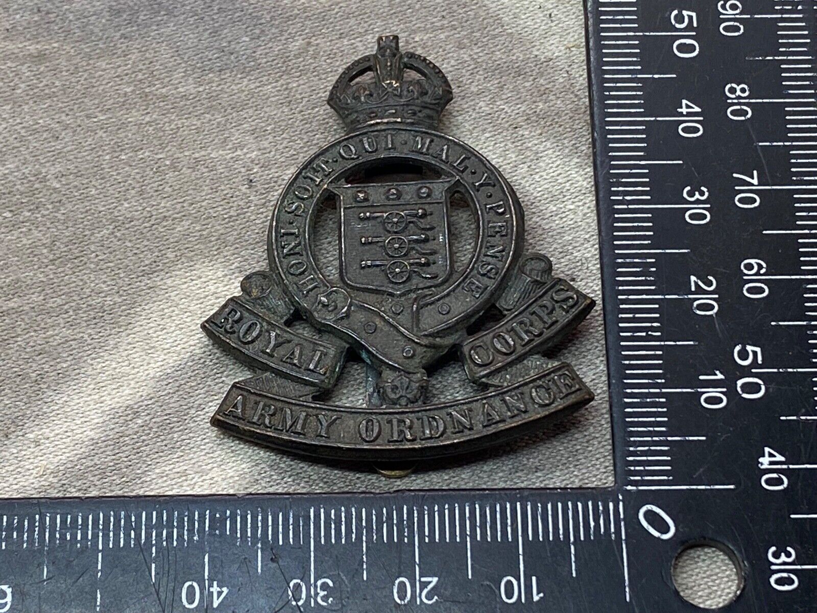 Original WW1 / WW2 British Army Royal Army Ordnance Corps Cap Badge - The Militaria Shop