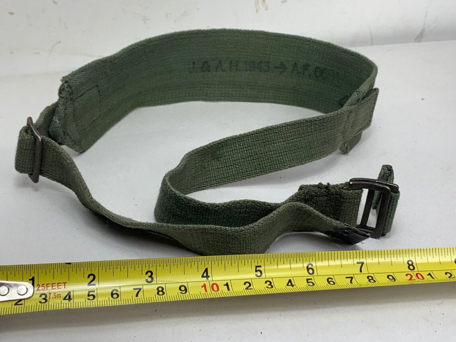 Original WW2 British Army 44 Pattern Shoulder Strap - 1945 Dated - The Militaria Shop