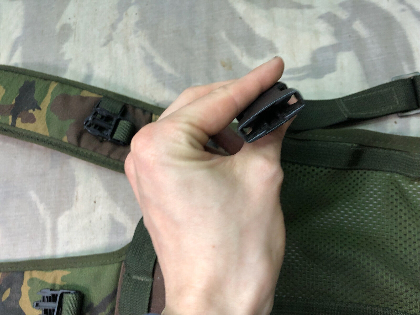 British Army Woodland DPM PLCE Day Pack Bergen Side Pocket Rucksack Yoke - The Militaria Shop