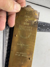 Lade das Bild in den Galerie-Viewer, Original British Army Salter Cooking / Kitchen Scales - WD Marked and 1941 Dated - The Militaria Shop
