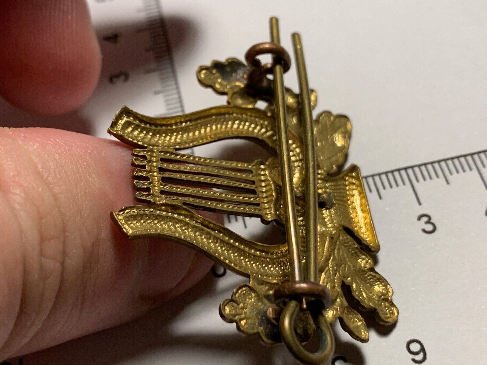 Musicians Trade Badge - WW1 WW2 British Army Cap Badge - The Militaria Shop