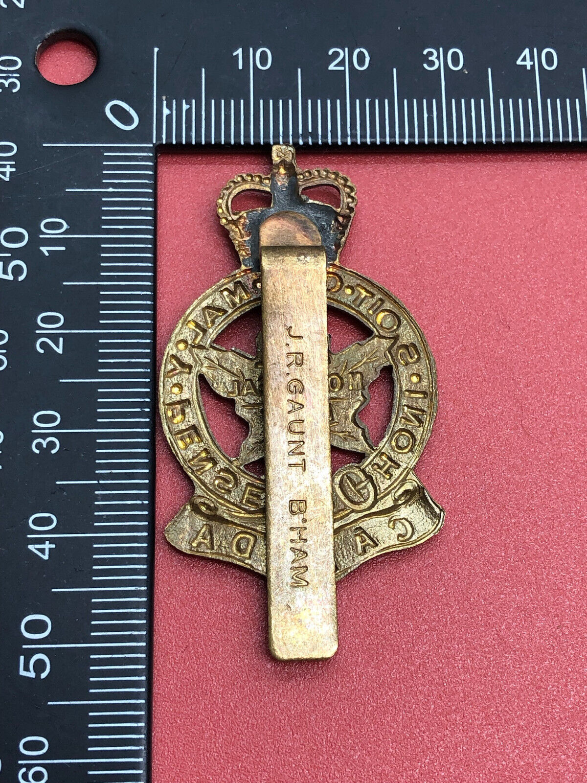 Genuine Canadian Army Royal Montreal Regiment Cap Badge - The Militaria Shop